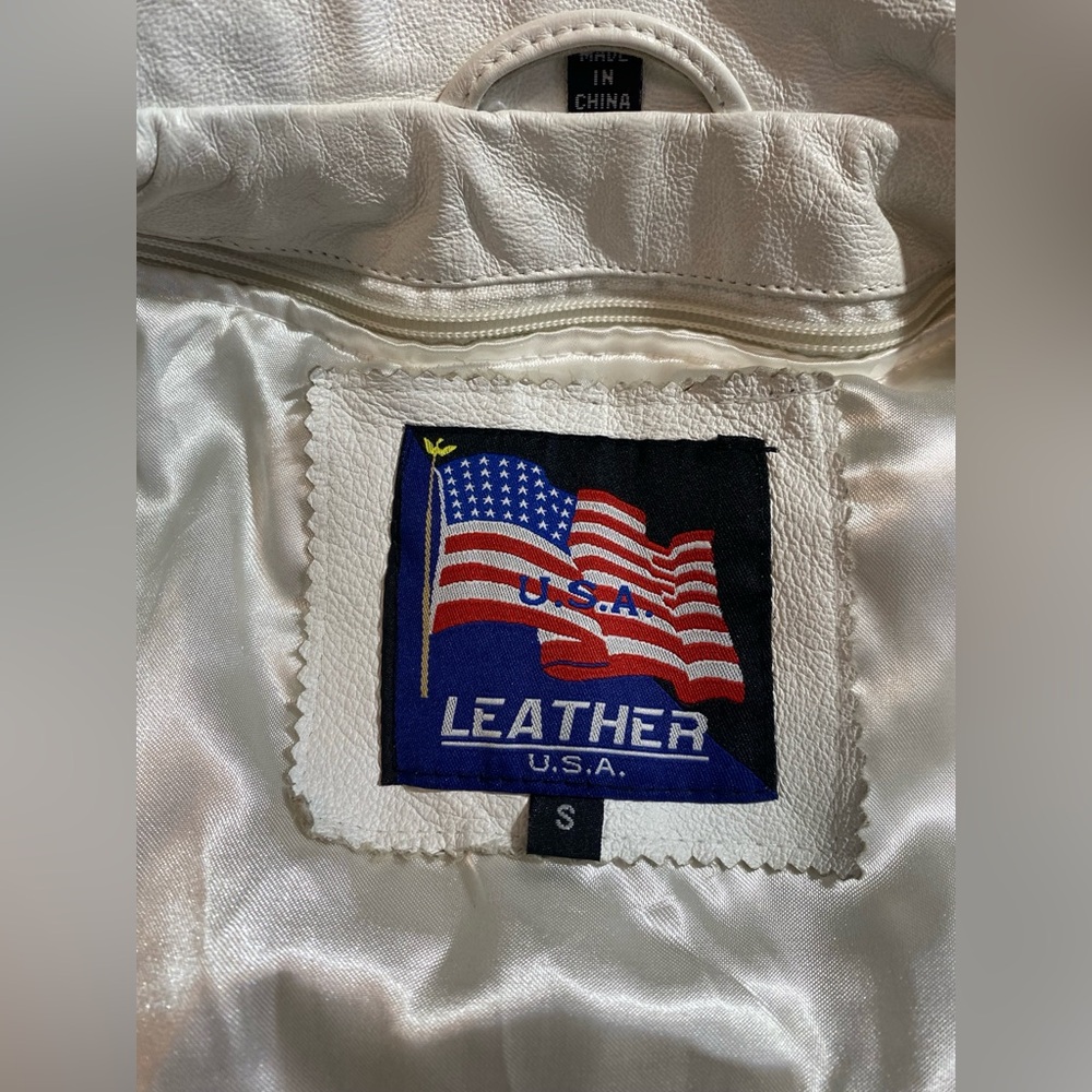 Beautiful USA rare to find White Leather Jacket vintage - Picture 3 of 13